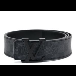 Louis Vuitton black belt (lookalike)
